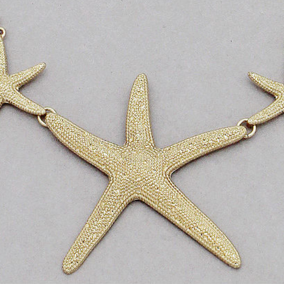 Gold tone Three Starfish Pendant Necklace Earring - Picture 2 of 4